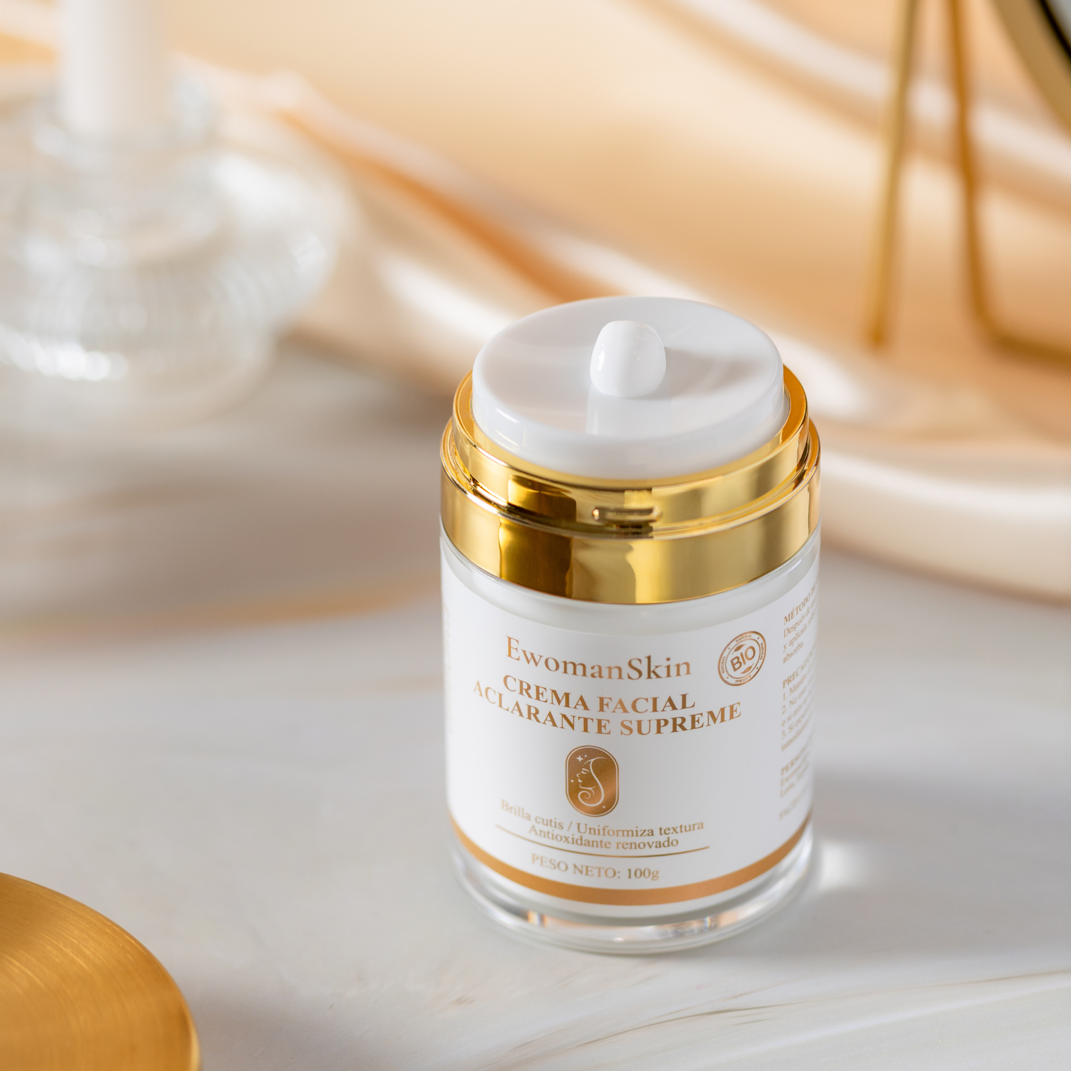 Crema Facial Aclarante y Rejuvenecedora - Piel
Uniforme y Juvenil